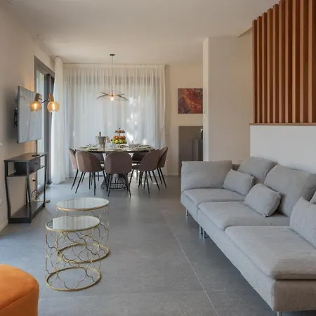 Villa Marea 8, Emma *