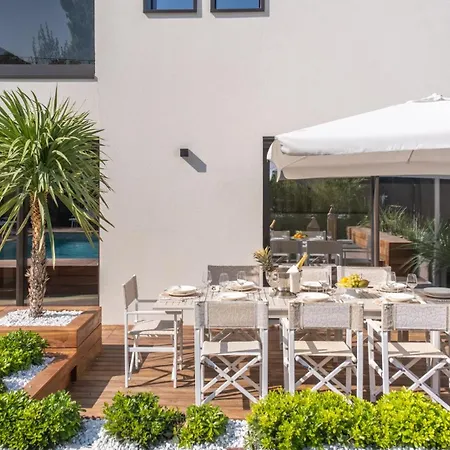 Marea 8, Emma Santa Maria di Scacciano