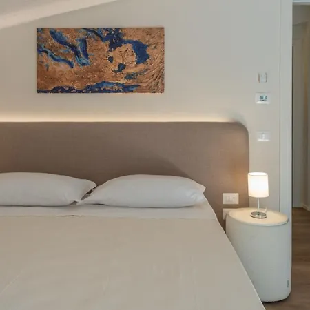 Villa Marea 8, Emma Santa Maria di Scacciano