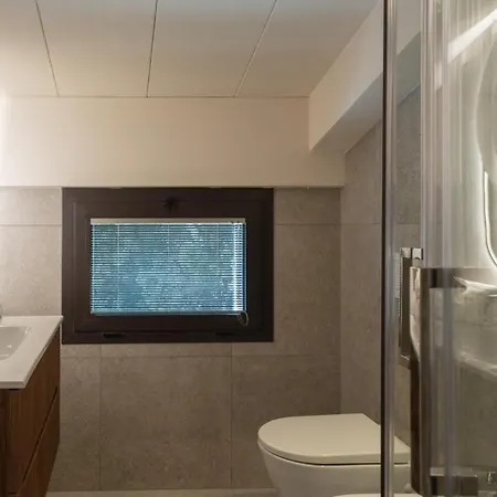 Marea 8, Emma Villa Santa Maria di Scacciano