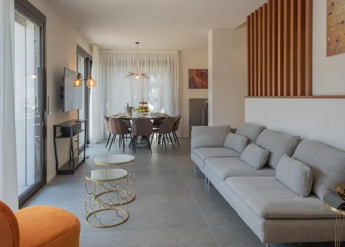 Villa Marea 8, Emma *